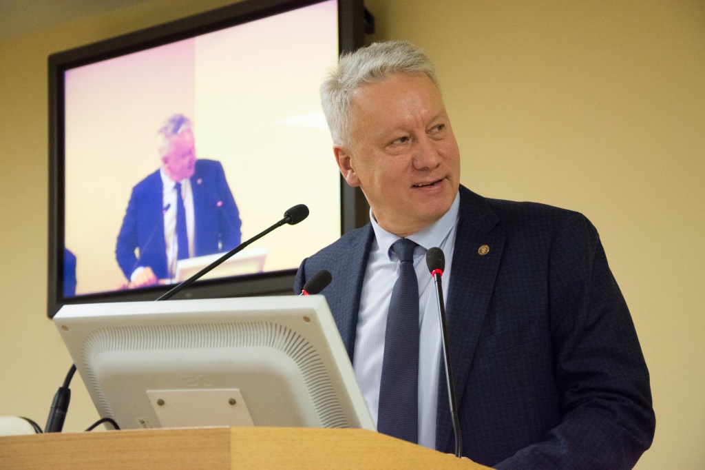 22.03.19 Конференция ВШЭУ-11_Ульяновский.jpg
