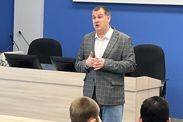 Председатель комитета ЮУТПП по правовой поддержке предпринимательства А.Г. Коршунов.jpg Председатель комитета ЮУТПП по правовой поддержке предпринимательства А.Г. Коршунов.jpg