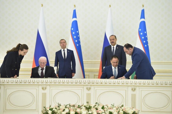 Подписание плана мероприятий деловых советов.jpg